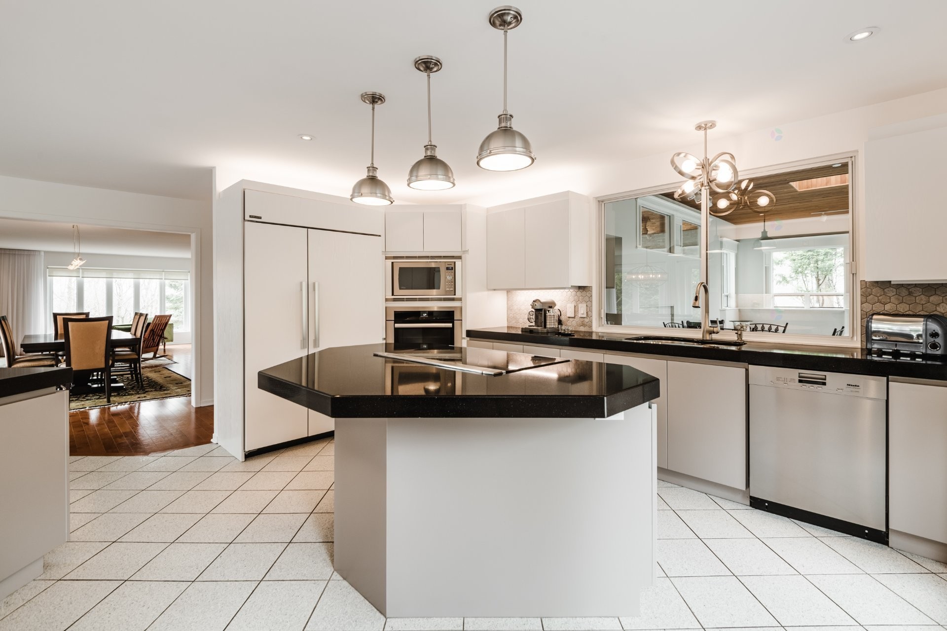 









1495


Rue des Alouettes

,
Saint-Bruno-de-Montarville,




QC
J3V6E4

