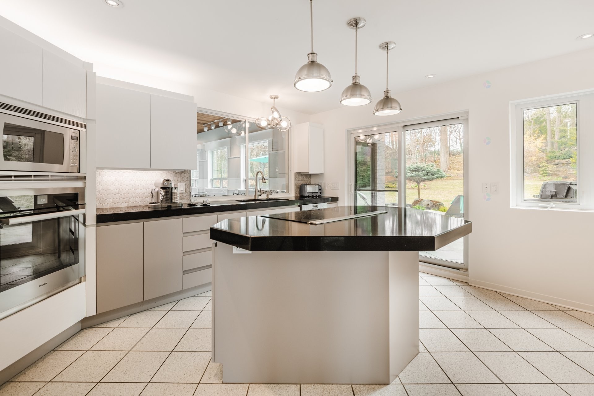 









1495


Rue des Alouettes

,
Saint-Bruno-de-Montarville,




QC
J3V6E4

