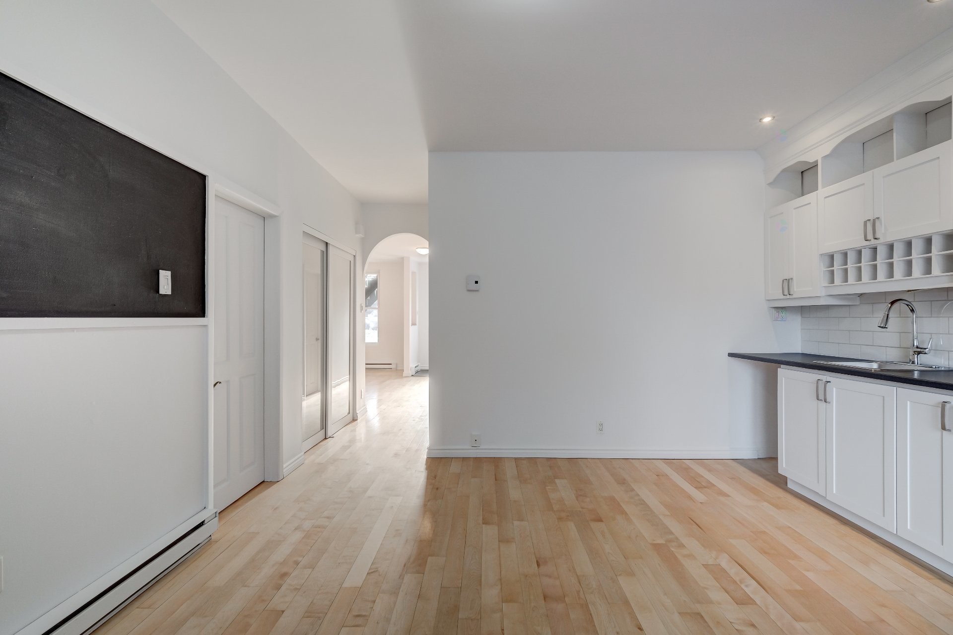









5437

 - 5439


7e Avenue

,
Montréal (Rosemont/La Petite-Patrie),




QC
H1Y2N4

