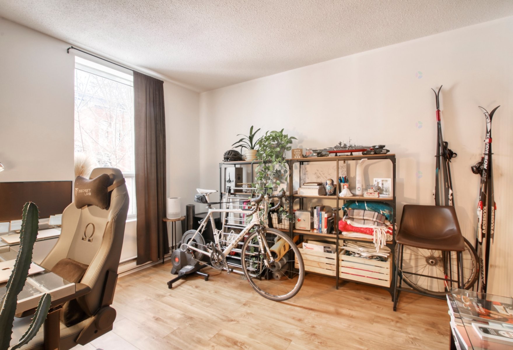 









5437

 - 5439


7e Avenue

,
Montréal (Rosemont/La Petite-Patrie),




QC
H1Y2N4

