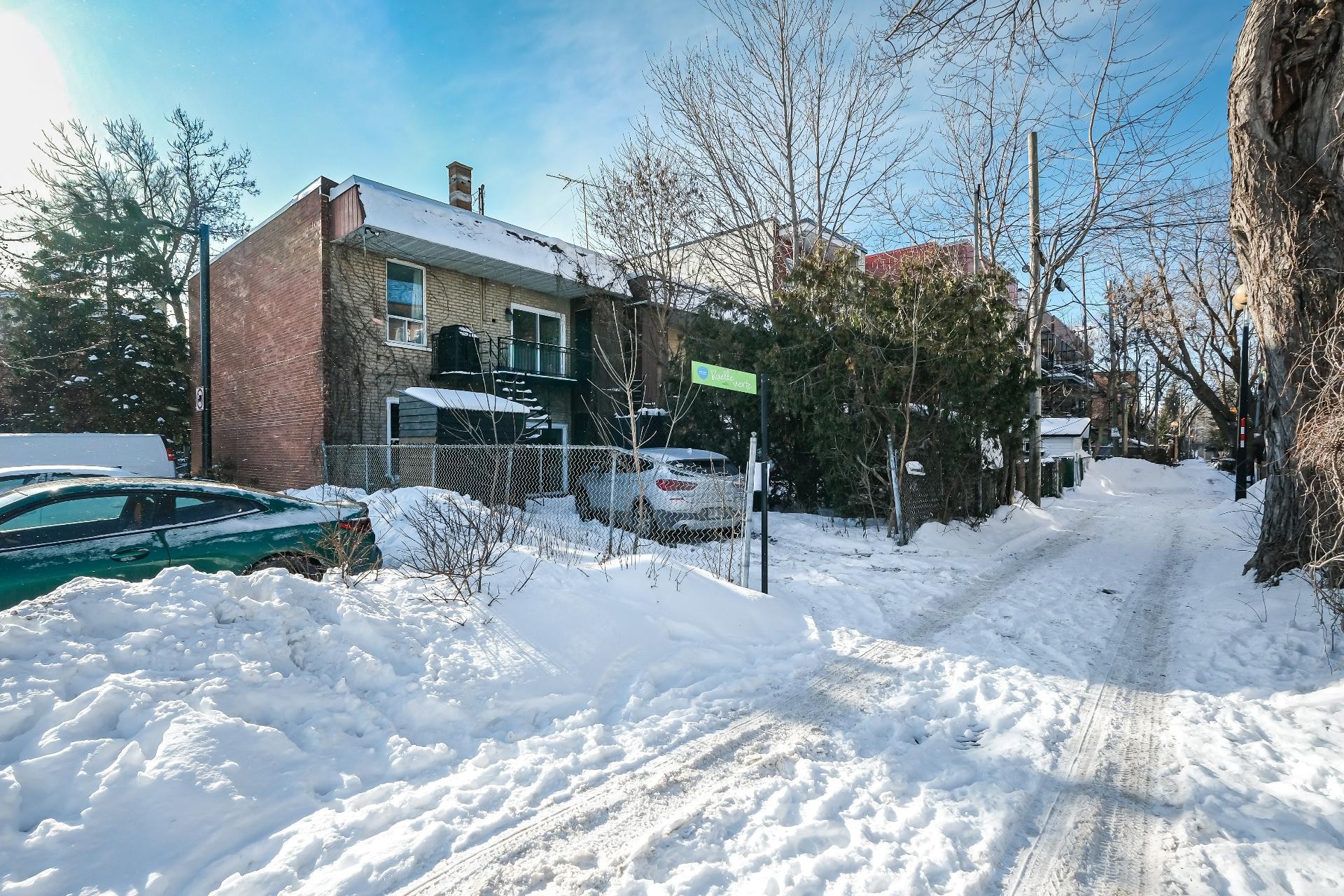 









5437

 - 5439


7e Avenue

,
Montréal (Rosemont/La Petite-Patrie),




QC
H1Y2N4

