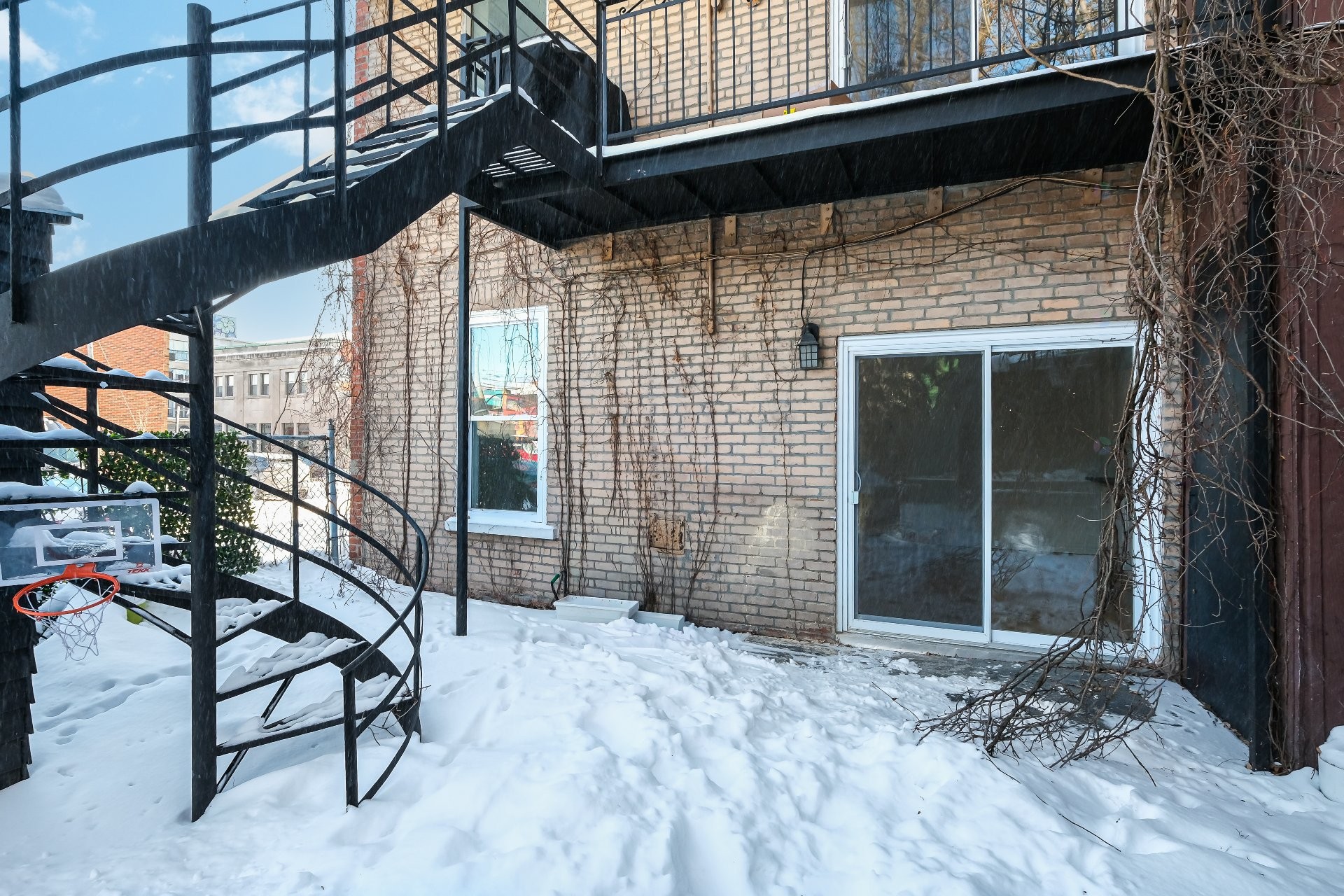 









5437

 - 5439


7e Avenue

,
Montréal (Rosemont/La Petite-Patrie),




QC
H1Y2N4


