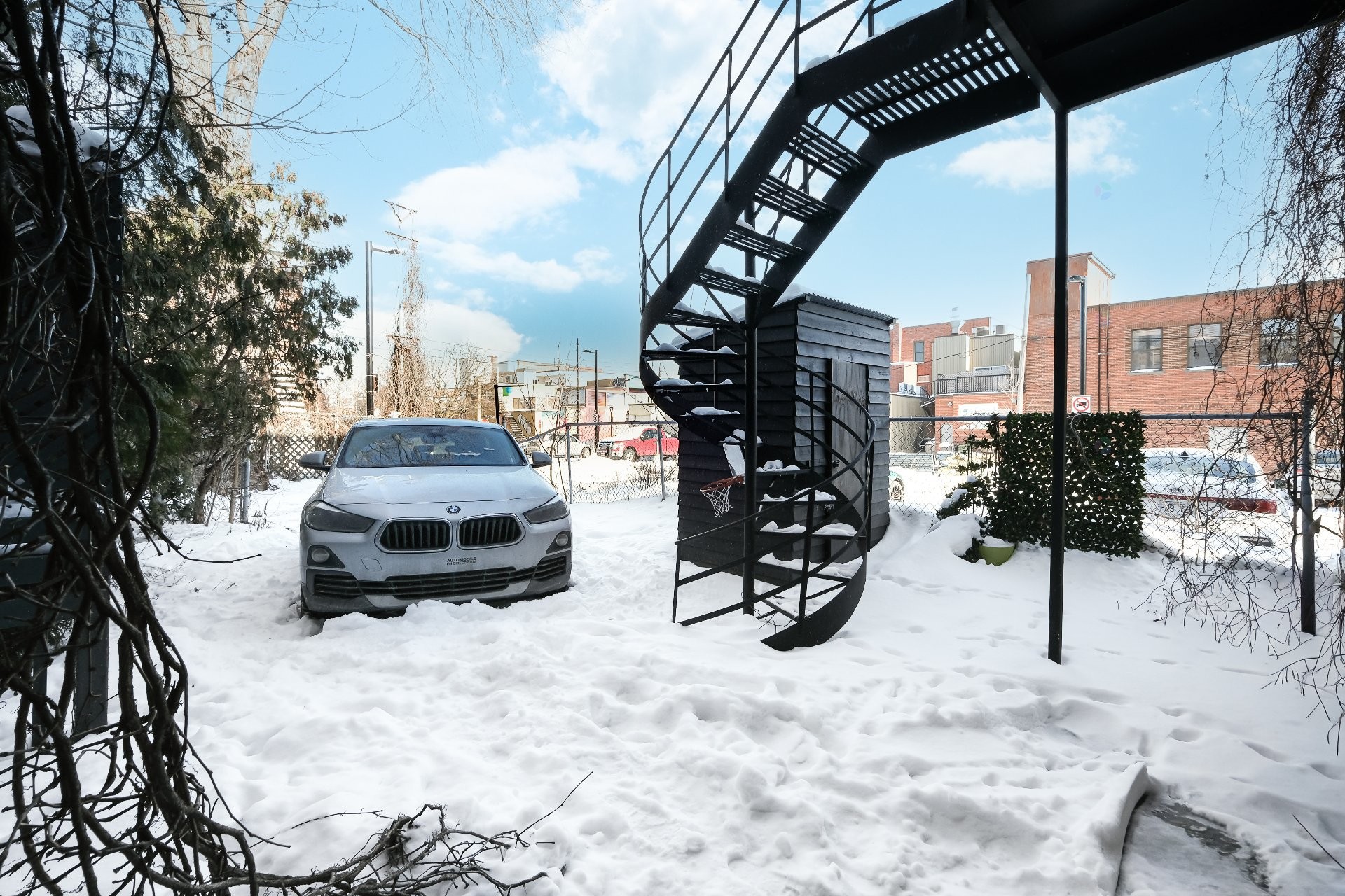 









5437

 - 5439


7e Avenue

,
Montréal (Rosemont/La Petite-Patrie),




QC
H1Y2N4

