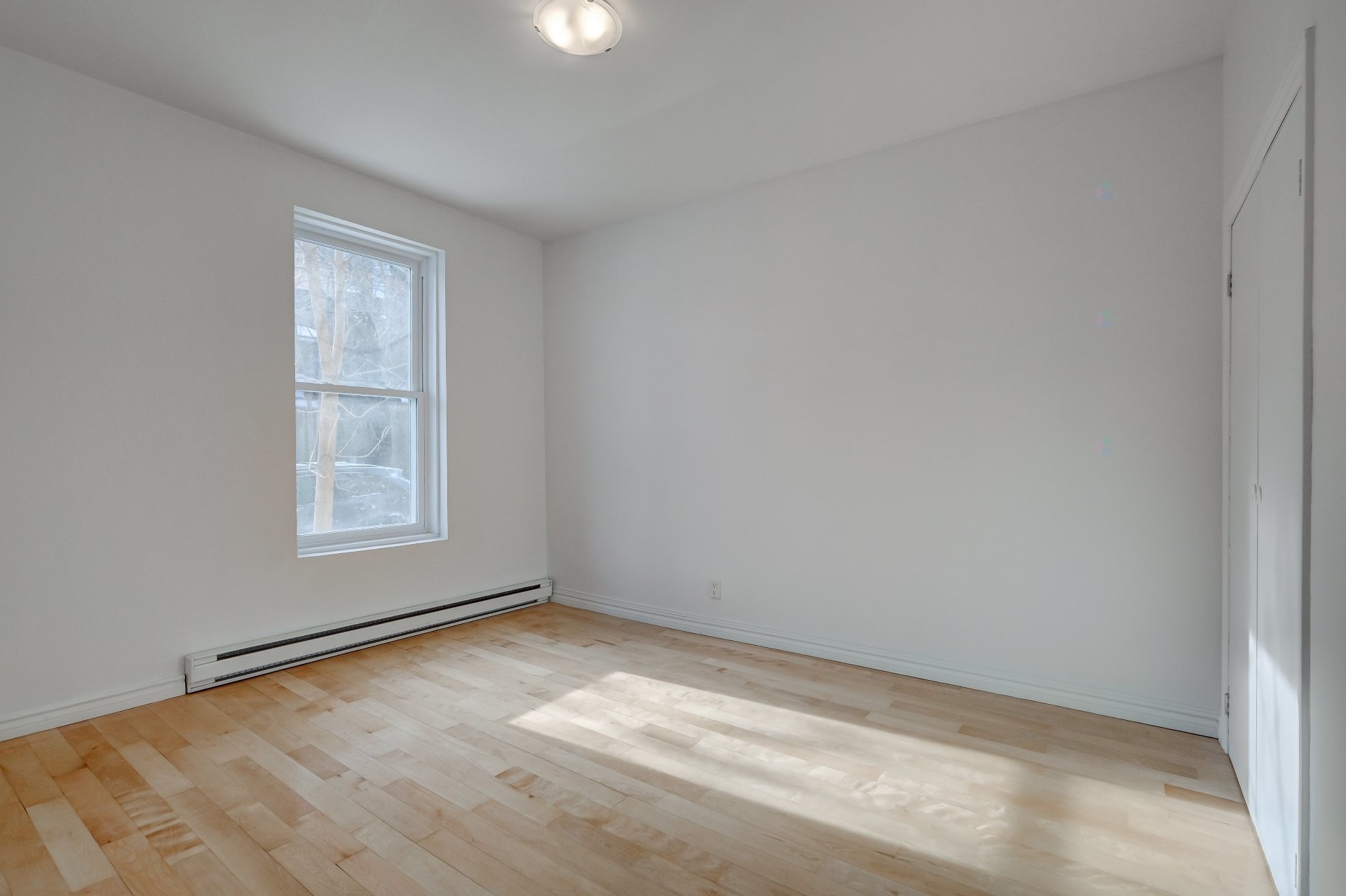 









5437

 - 5439


7e Avenue

,
Montréal (Rosemont/La Petite-Patrie),




QC
H1Y2N4

