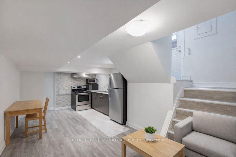 









74


Kenilworth

Avenue South,
Hamilton,




ON
L8K 2S9

