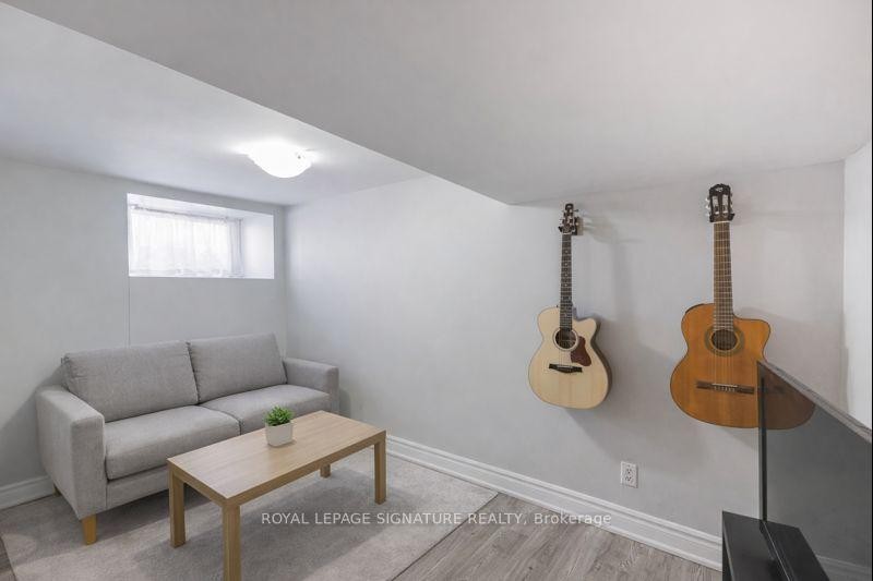 









74


Kenilworth

Avenue South,
Hamilton,




ON
L8K 2S9

