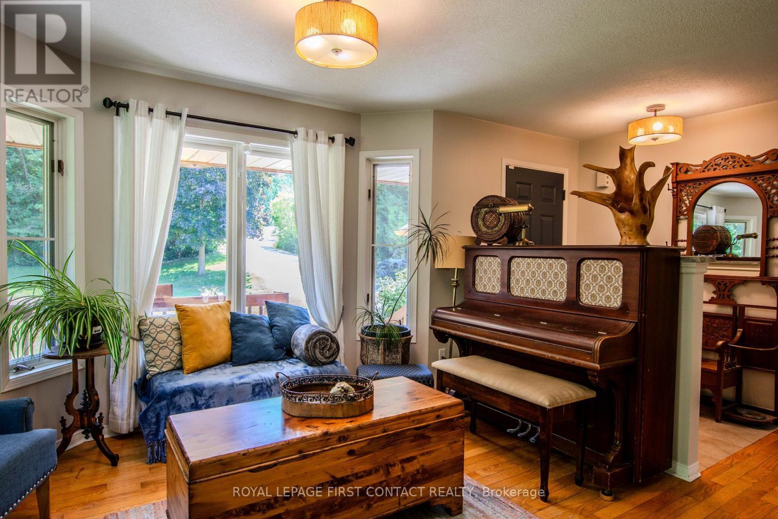 












5144 25TH SIDE ROAD

,
Essa,




Ontario
L0L2N0

