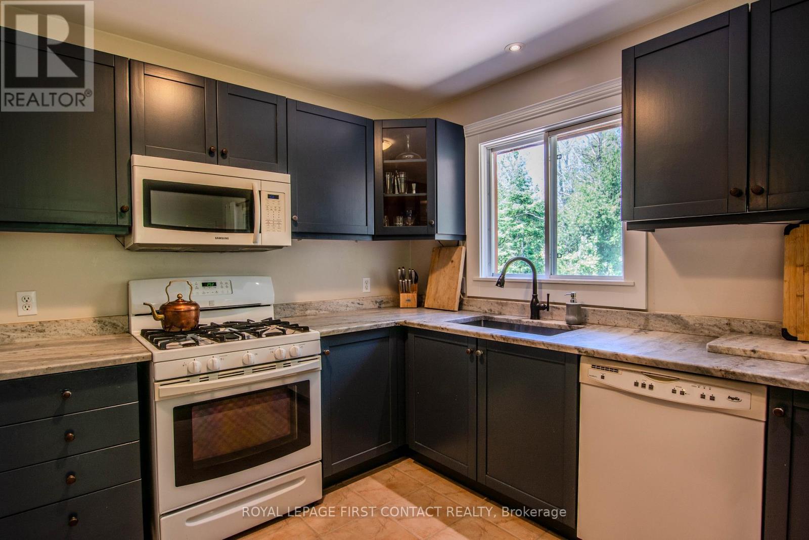 












5144 25TH SIDE ROAD

,
Essa,




Ontario
L0L2N0

