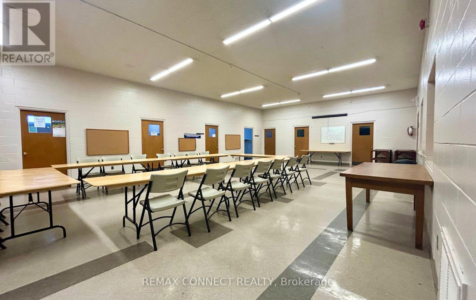 












LOWER&OFFICE - 676 SIMCOE STREET N

,
Oshawa,




Ontario
L1G4V7

