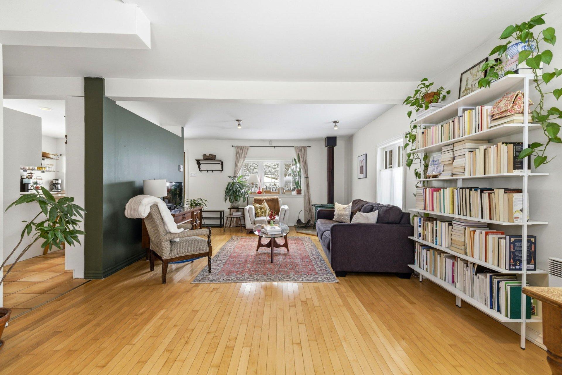 









187


Rue Brodeur

,
Gatineau (Hull),




QC
J8Y2R7

