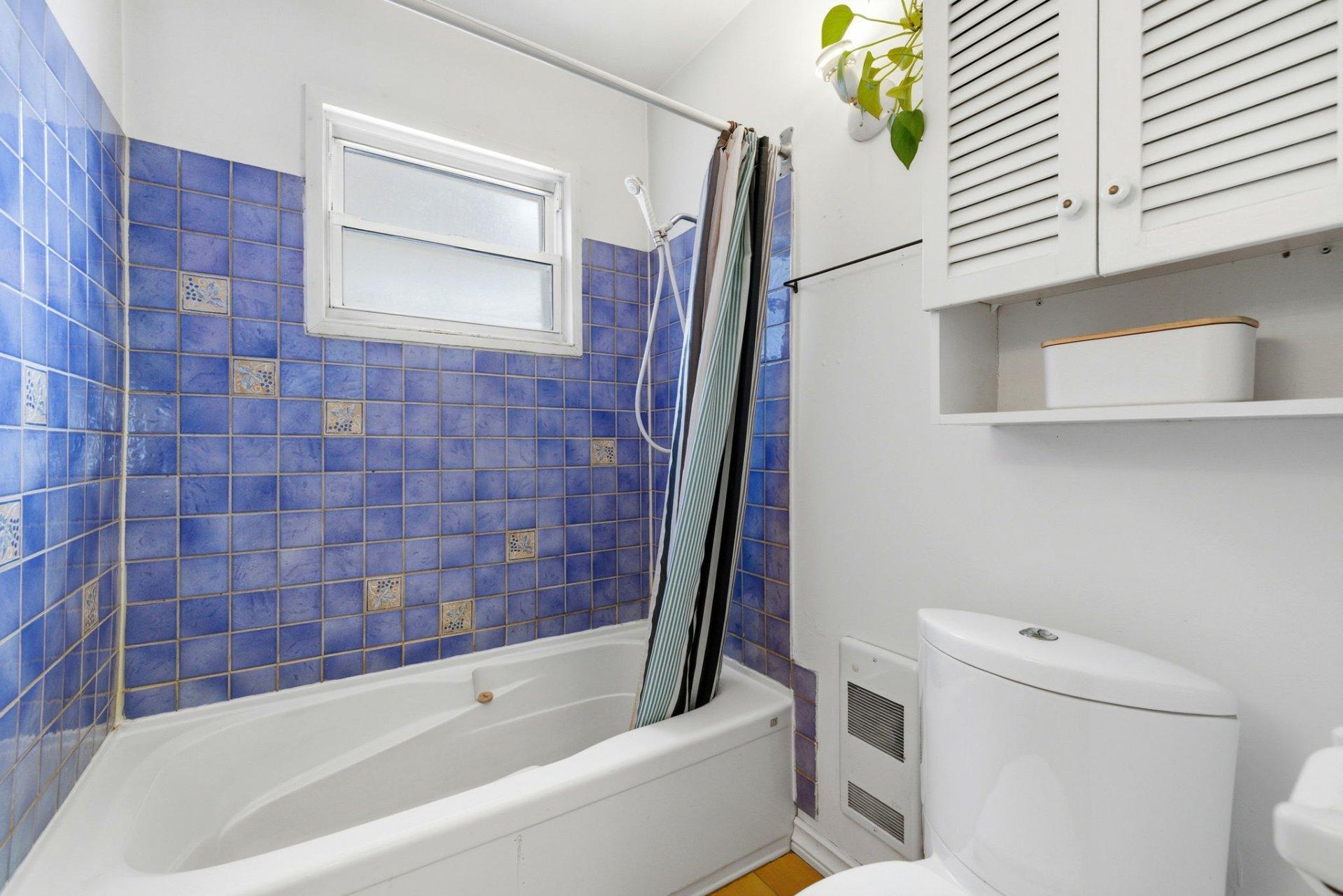 









187


Rue Brodeur

,
Gatineau (Hull),




QC
J8Y2R7

