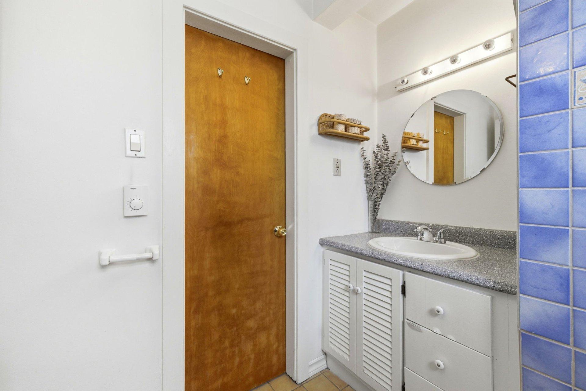 









187


Rue Brodeur

,
Gatineau (Hull),




QC
J8Y2R7

