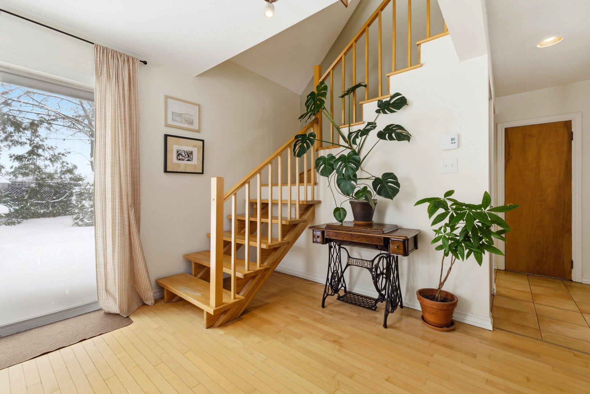 









187


Rue Brodeur

,
Gatineau (Hull),




QC
J8Y2R7

