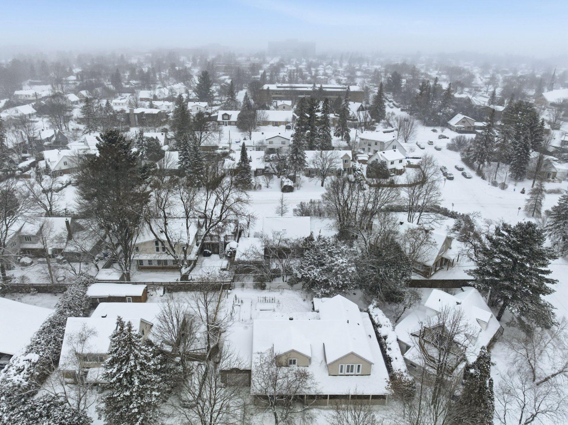 









187


Rue Brodeur

,
Gatineau (Hull),




QC
J8Y2R7

