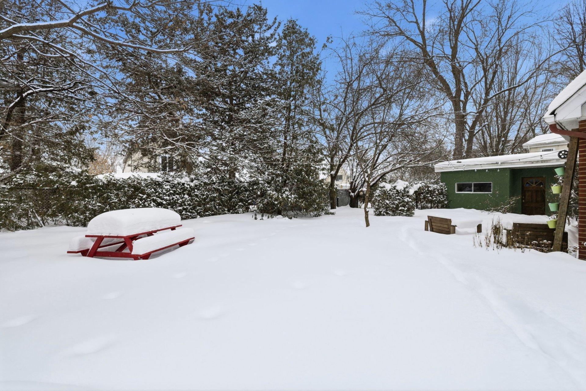 









187


Rue Brodeur

,
Gatineau (Hull),




QC
J8Y2R7

