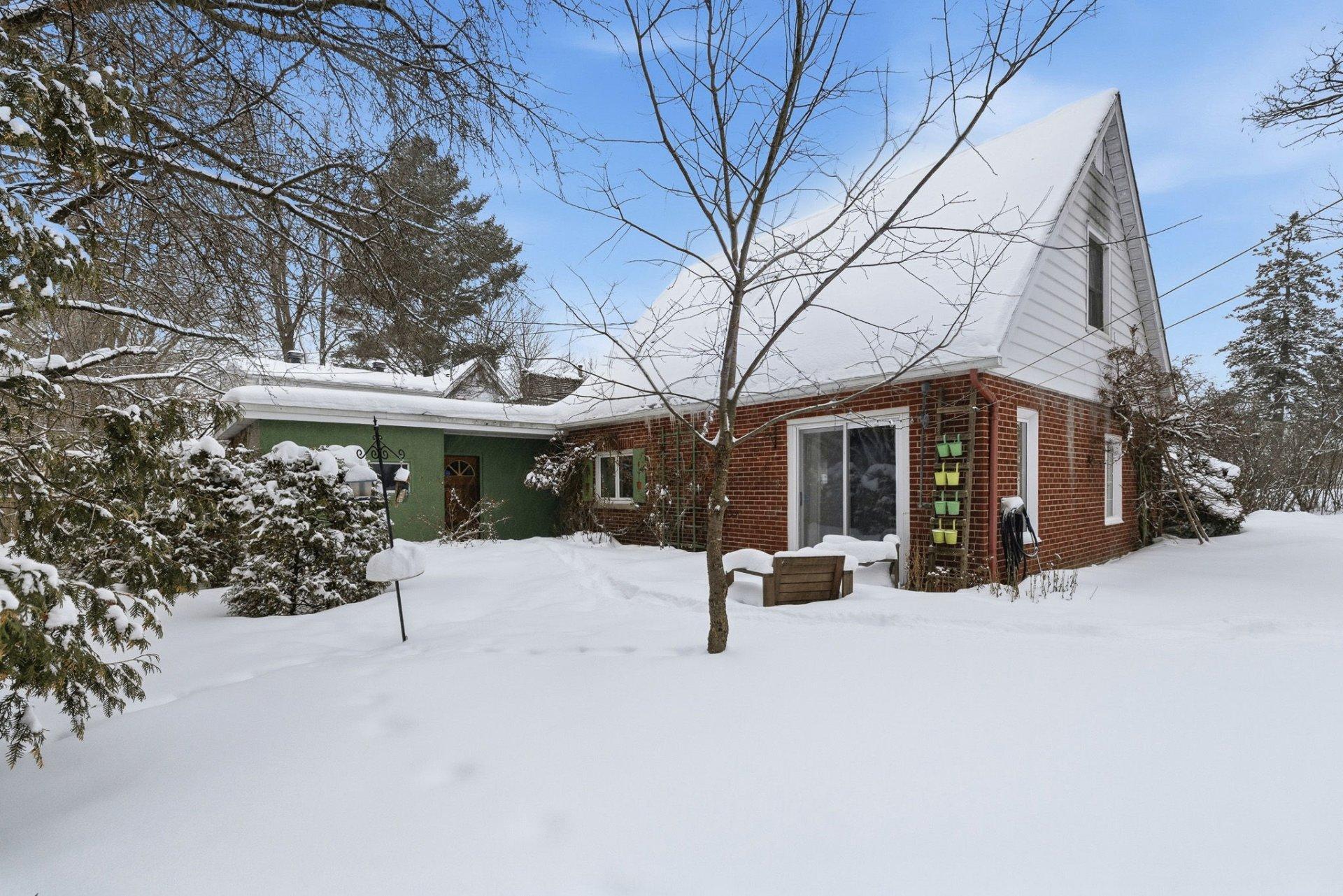 









187


Rue Brodeur

,
Gatineau (Hull),




QC
J8Y2R7

