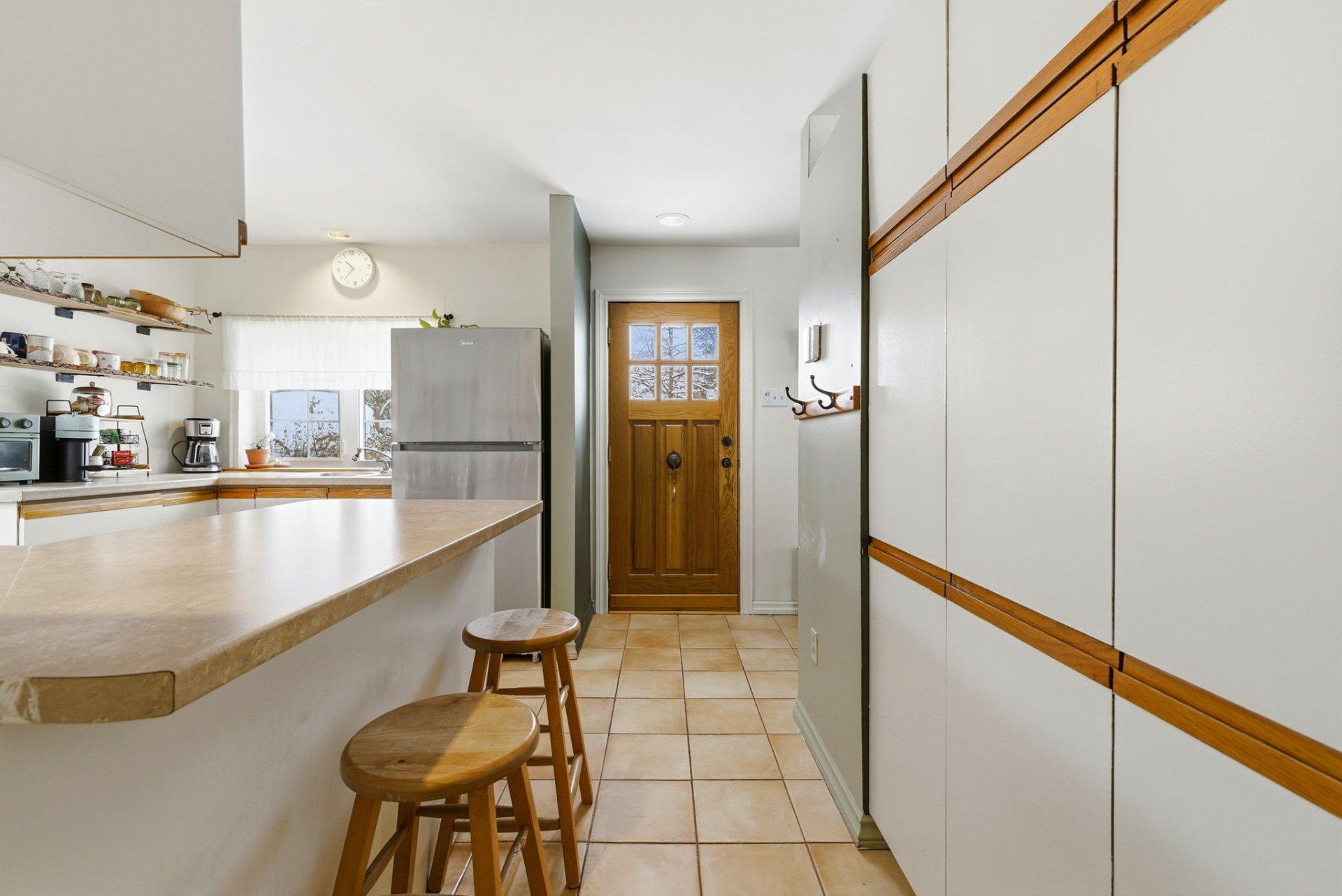 









187


Rue Brodeur

,
Gatineau (Hull),




QC
J8Y2R7

