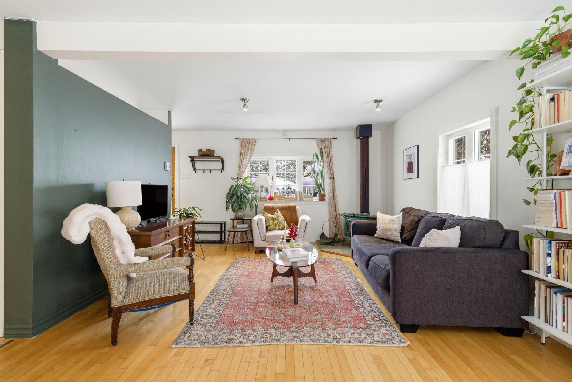 









187


Rue Brodeur

,
Gatineau (Hull),




QC
J8Y2R7

