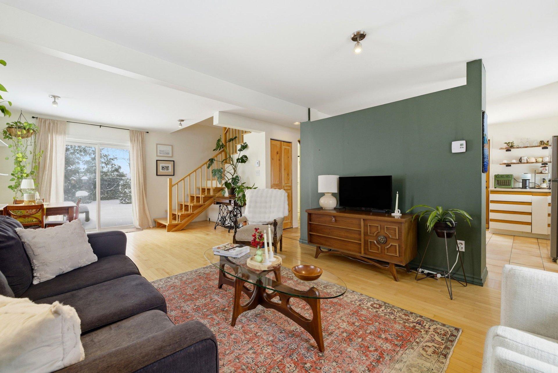 









187


Rue Brodeur

,
Gatineau (Hull),




QC
J8Y2R7

