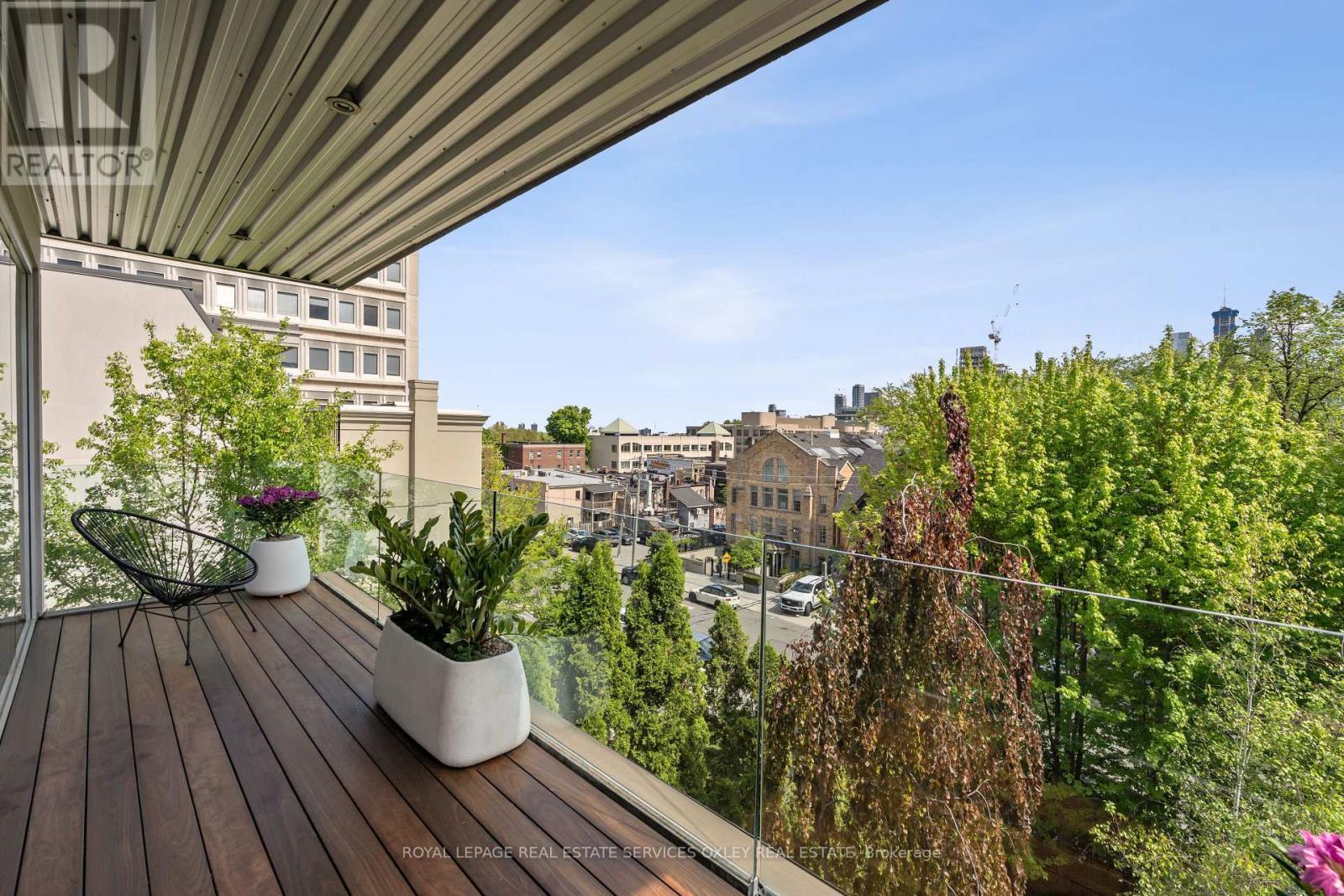 












20A WOODLAWN AVENUE W

,
Toronto,




Ontario
M4V1G7

