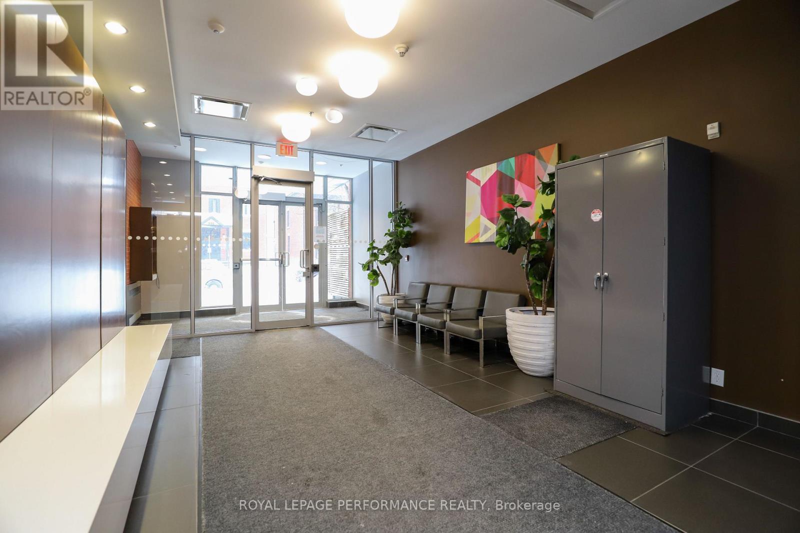 












113 - 340 MCLEOD STREET

,
Ottawa,




Ontario
K2P1A4

