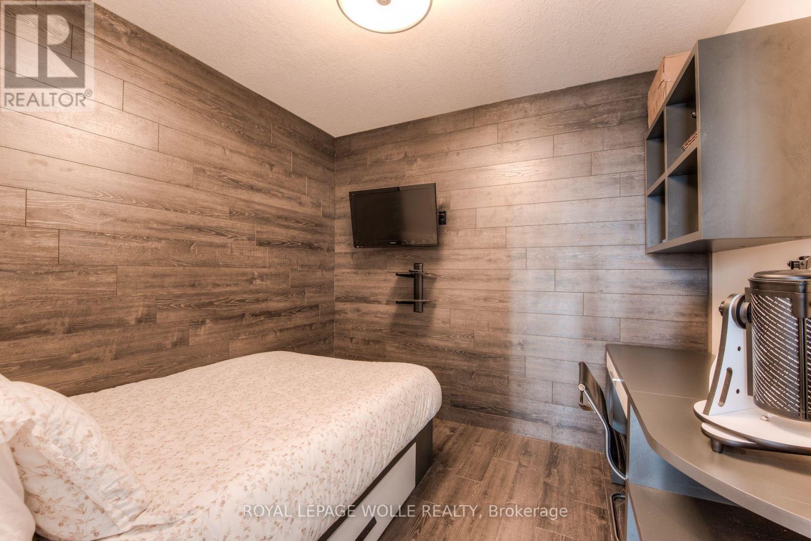 












S2007 - 330 PHILLIP STREET

,
Waterloo,




Ontario
N2L3W9

