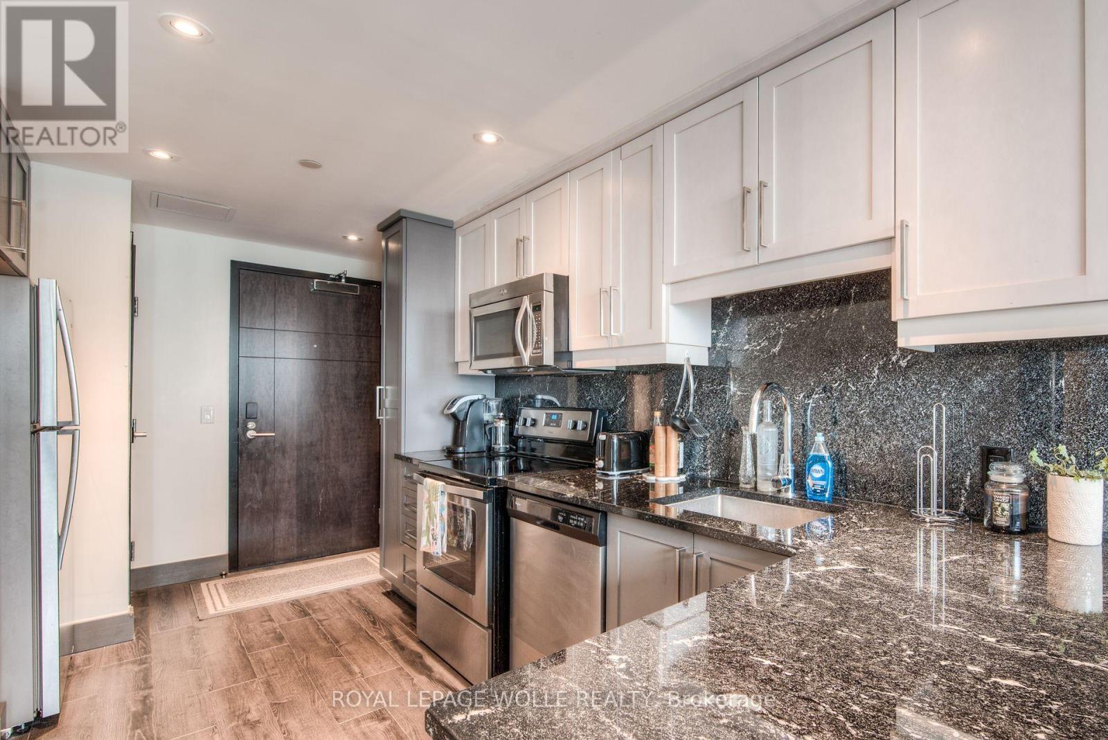 












S2007 - 330 PHILLIP STREET

,
Waterloo,




Ontario
N2L3W9

