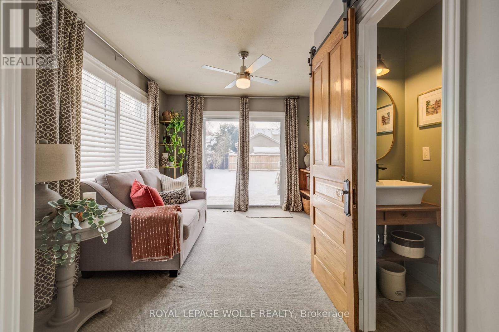 












8 LOWREY AVENUE S

,
Cambridge,




Ontario
N1R4Z1

