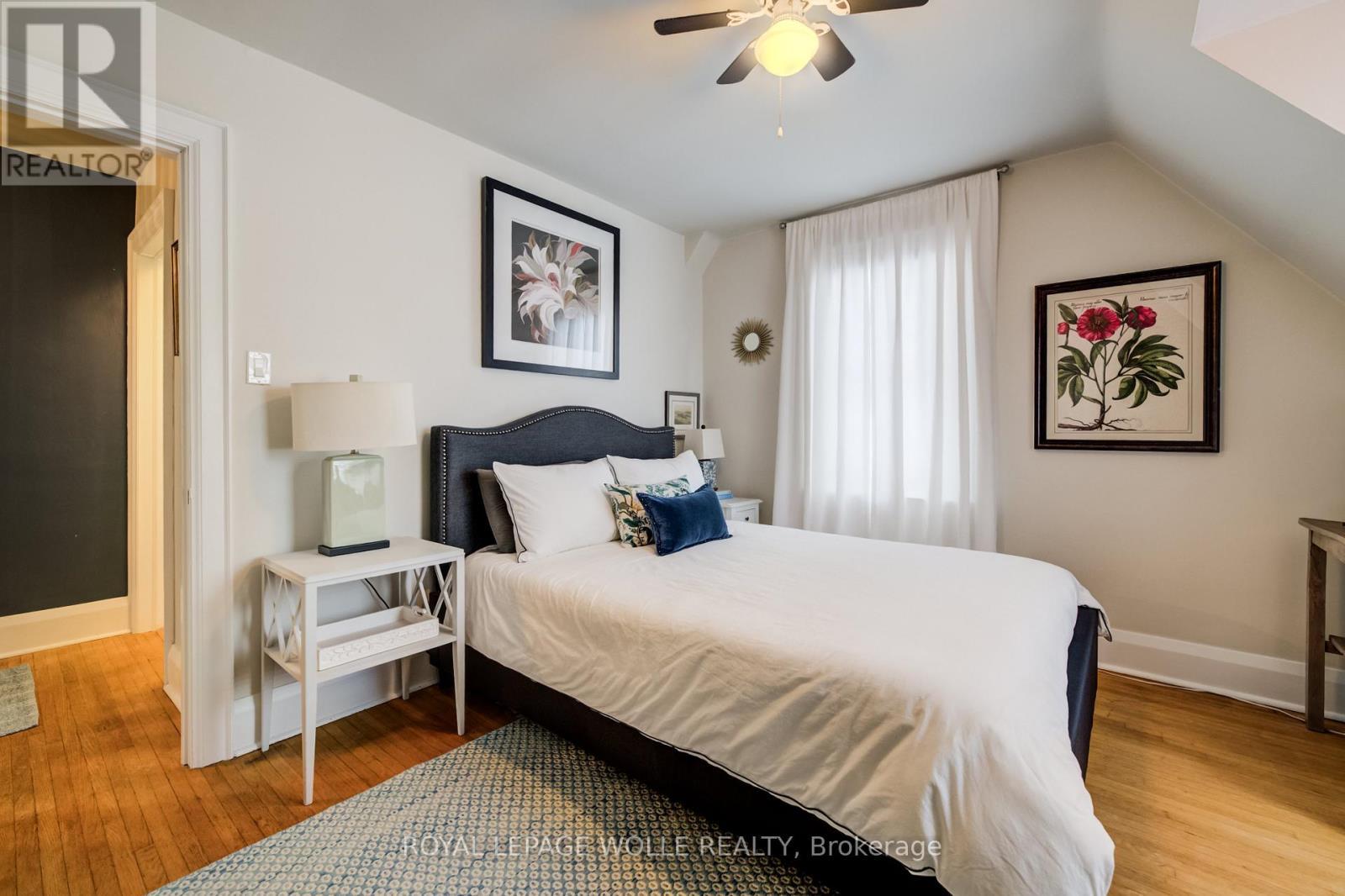 












8 LOWREY AVENUE S

,
Cambridge,




Ontario
N1R4Z1

