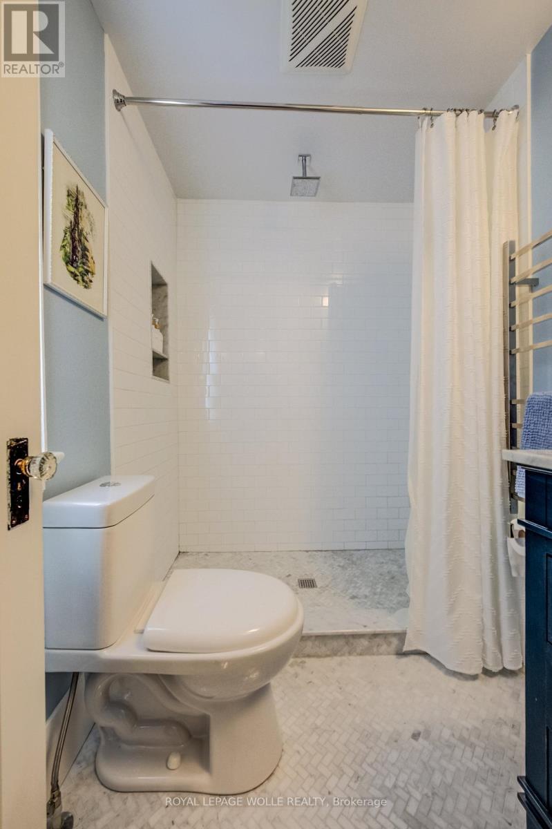 












8 LOWREY AVENUE S

,
Cambridge,




Ontario
N1R4Z1

