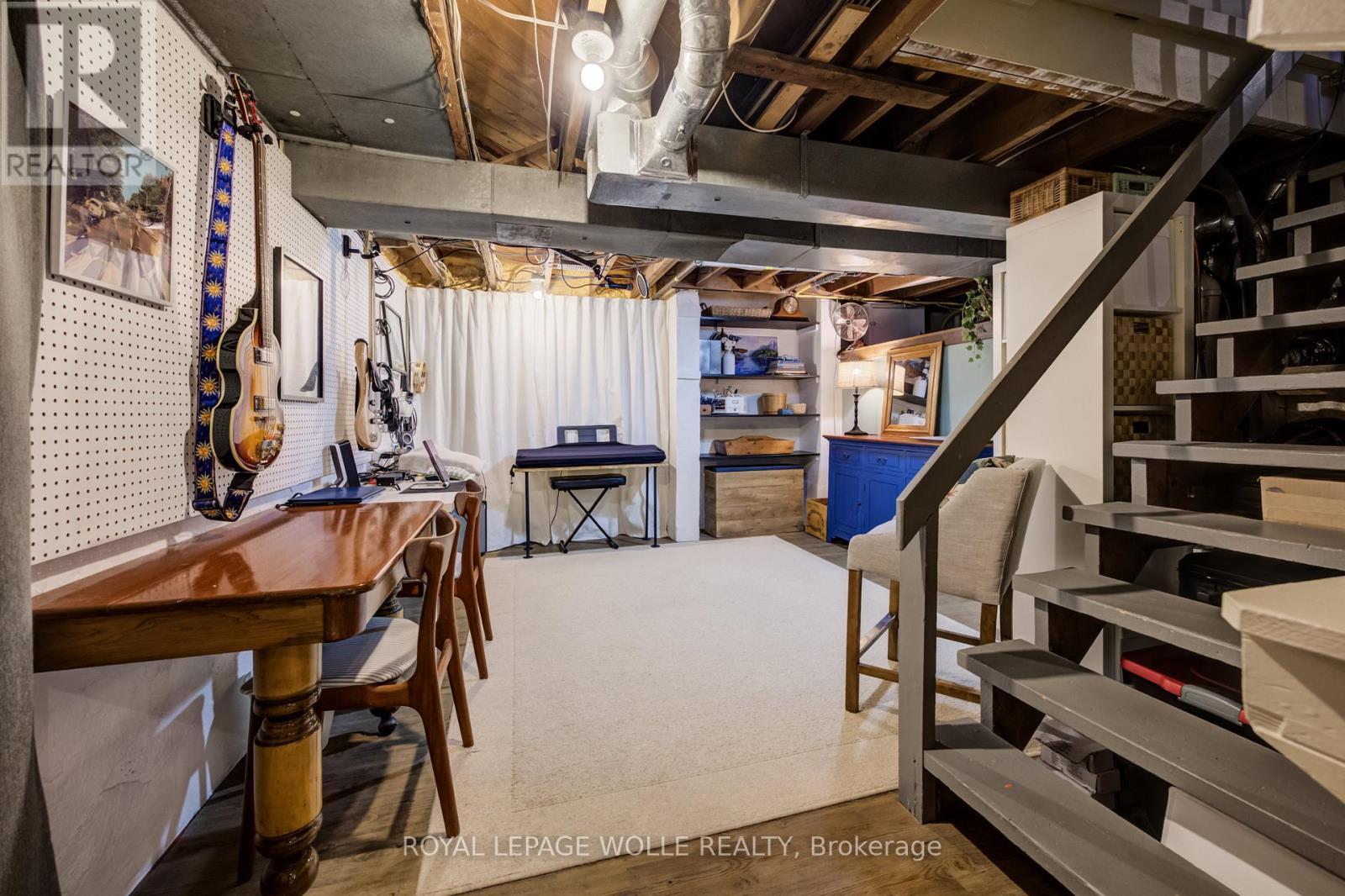 












8 LOWREY AVENUE S

,
Cambridge,




Ontario
N1R4Z1

