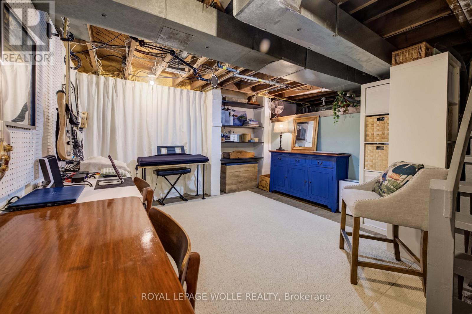 












8 LOWREY AVENUE S

,
Cambridge,




Ontario
N1R4Z1

