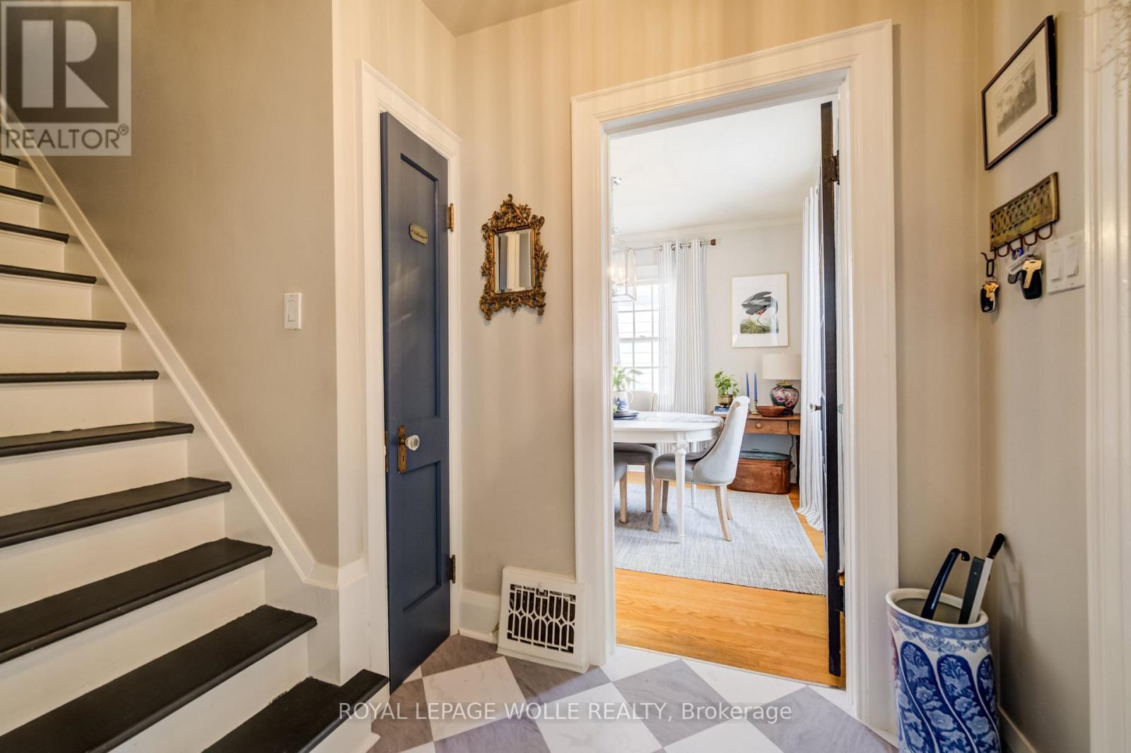 












8 LOWREY AVENUE S

,
Cambridge,




Ontario
N1R4Z1

