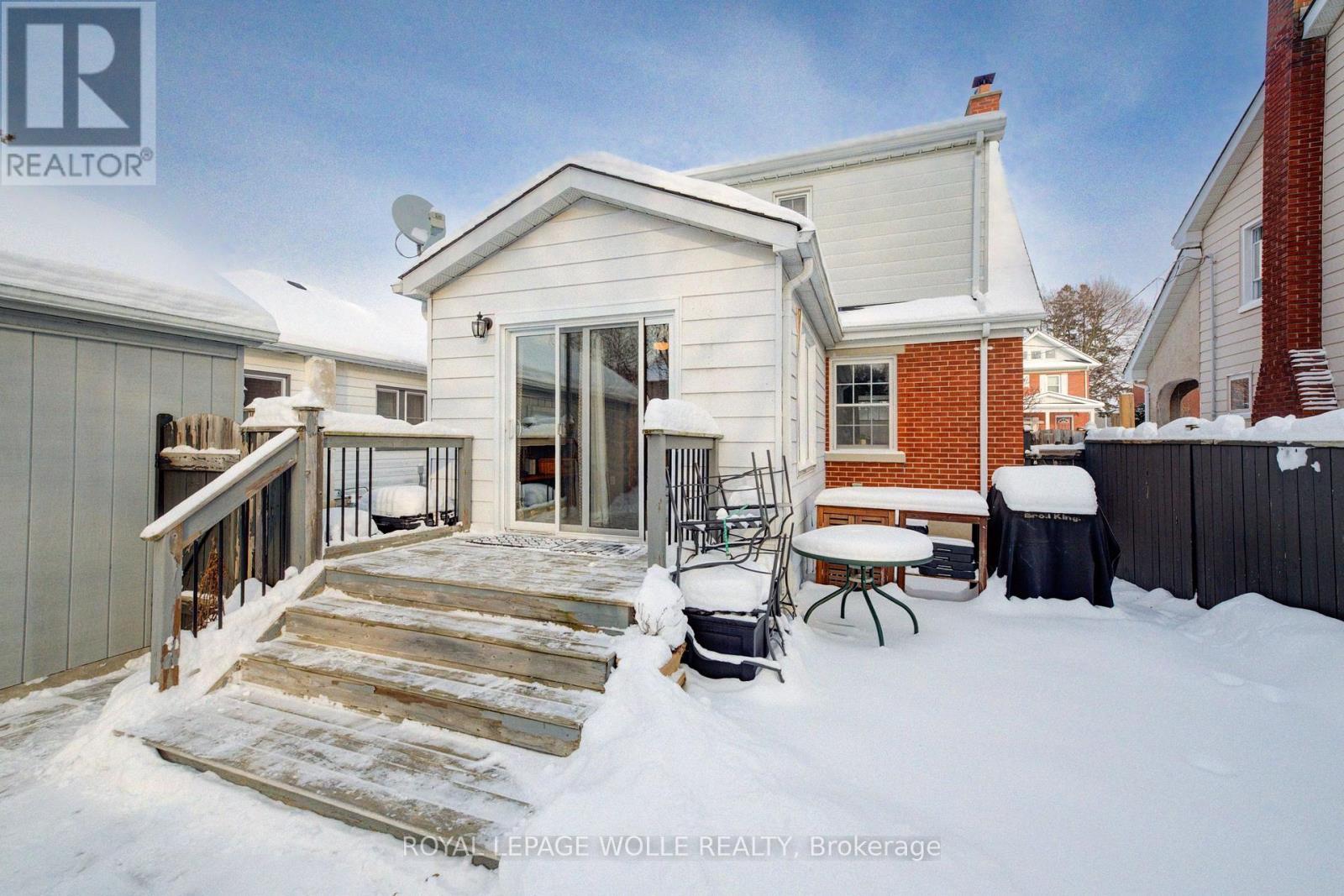 












8 LOWREY AVENUE S

,
Cambridge,




Ontario
N1R4Z1

