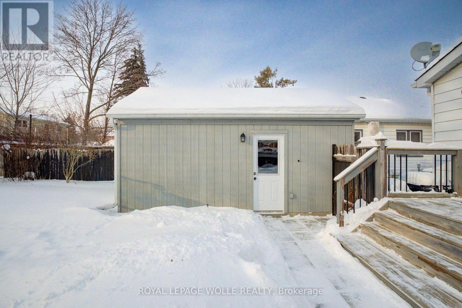 












8 LOWREY AVENUE S

,
Cambridge,




Ontario
N1R4Z1

