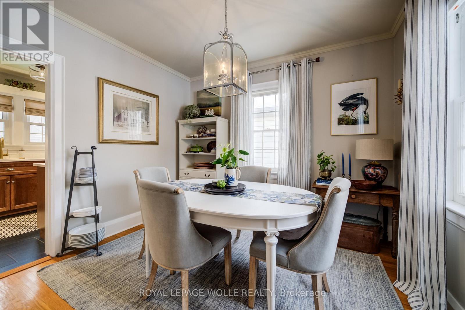 












8 LOWREY AVENUE S

,
Cambridge,




Ontario
N1R4Z1

