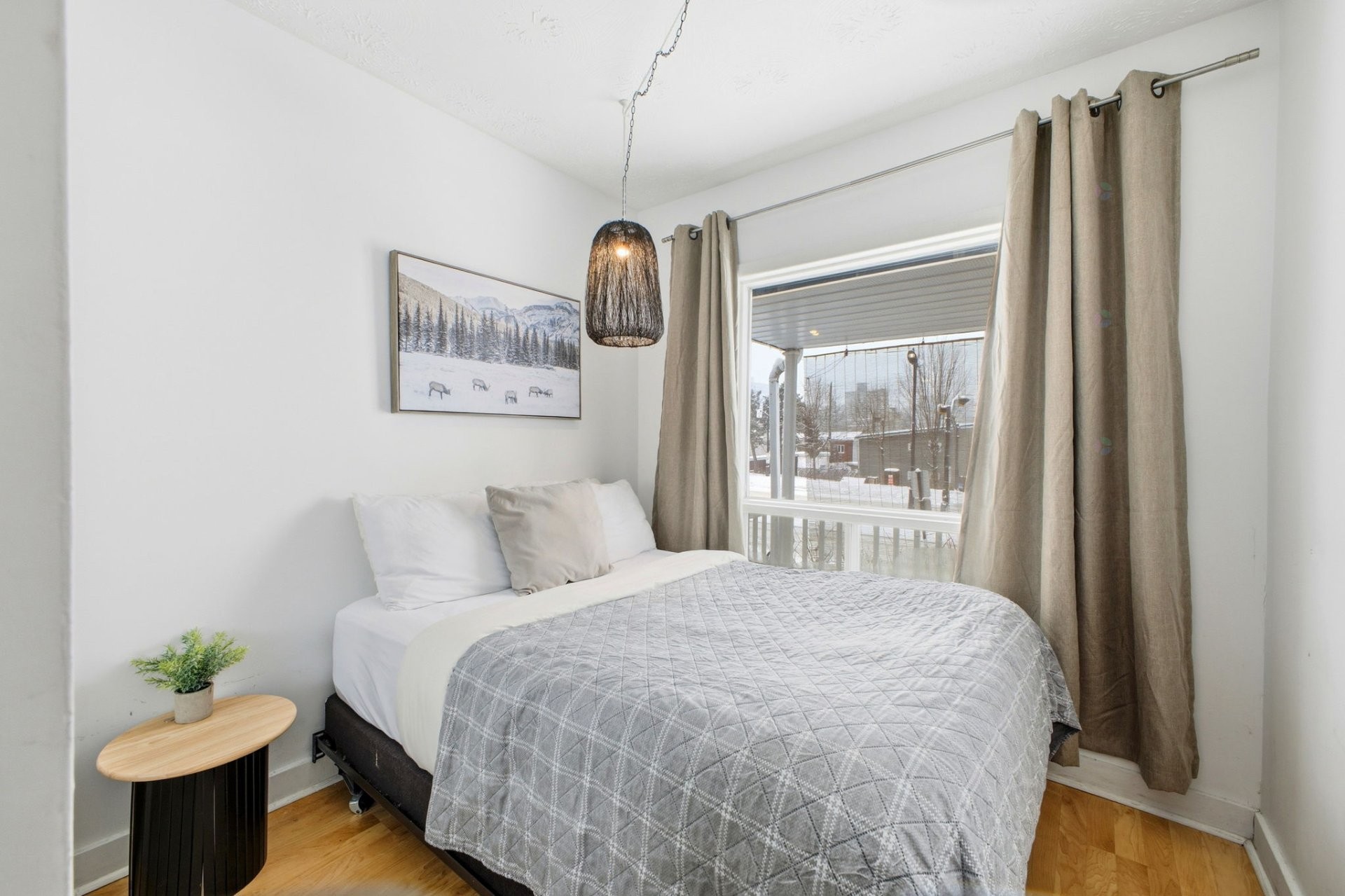 









212


Boul. des Allumettières

,
Gatineau (Hull),




QC
J8X1M7

