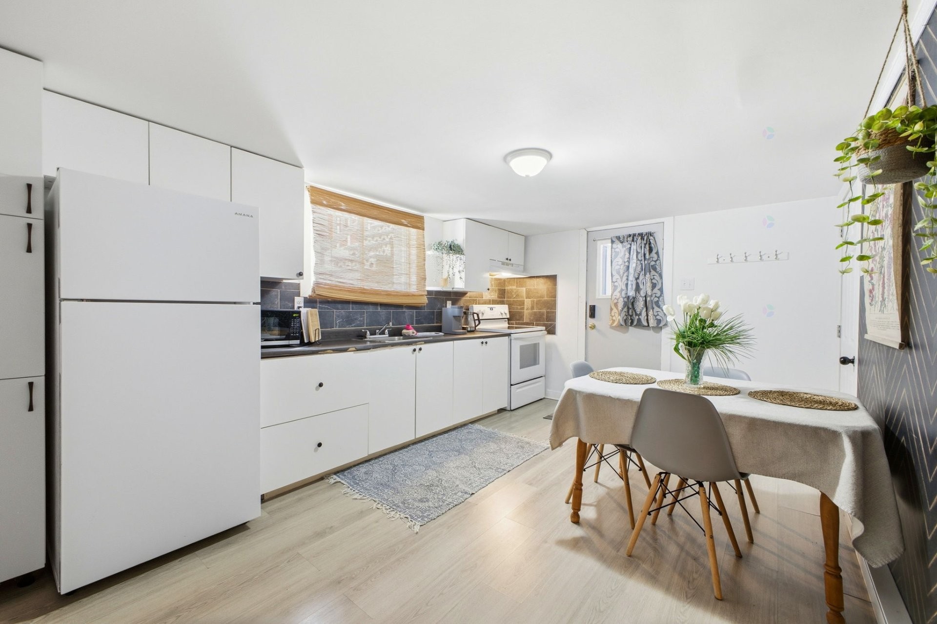 









212


Boul. des Allumettières

,
Gatineau (Hull),




QC
J8X1M7

