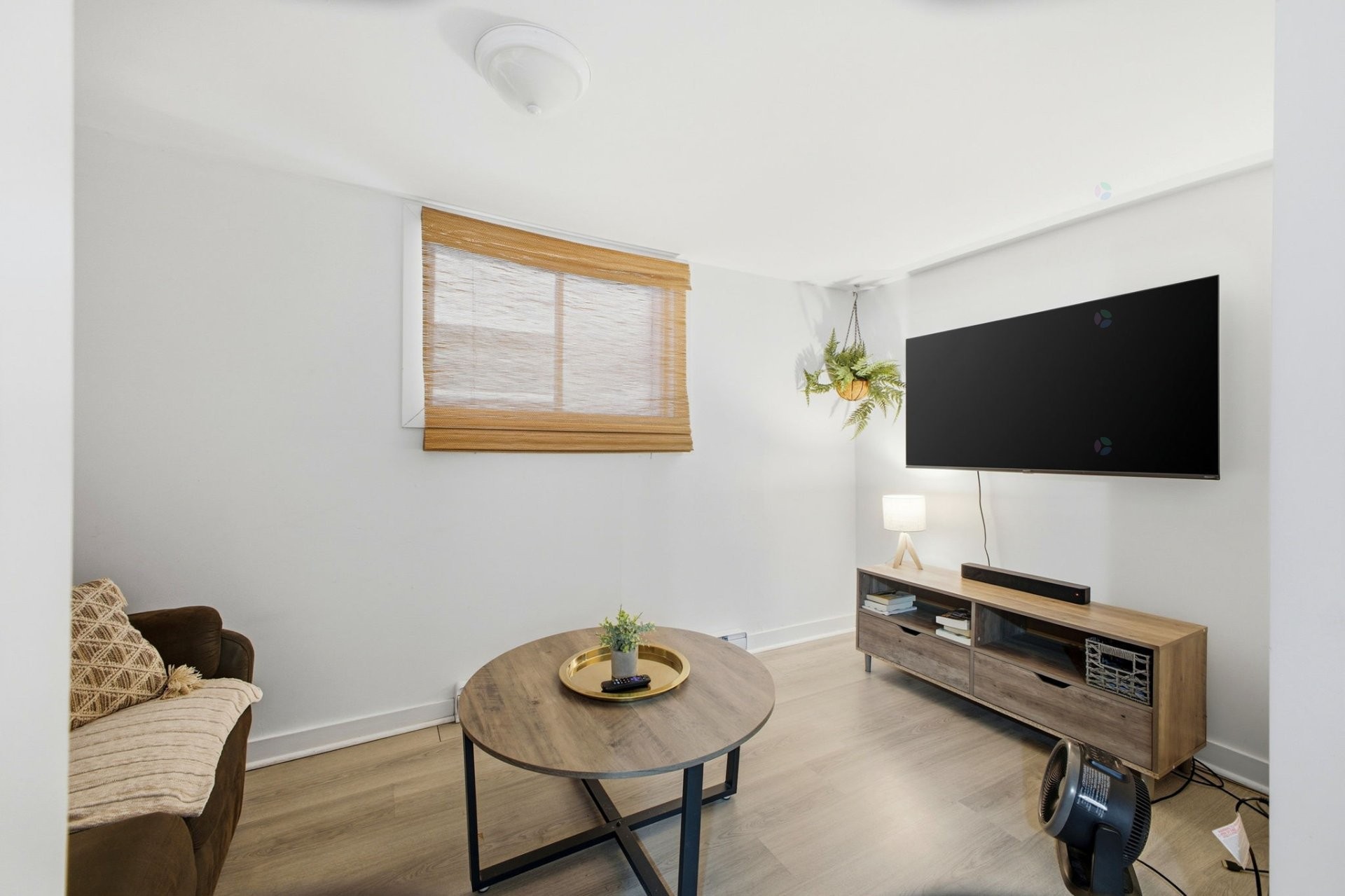 









212


Boul. des Allumettières

,
Gatineau (Hull),




QC
J8X1M7

