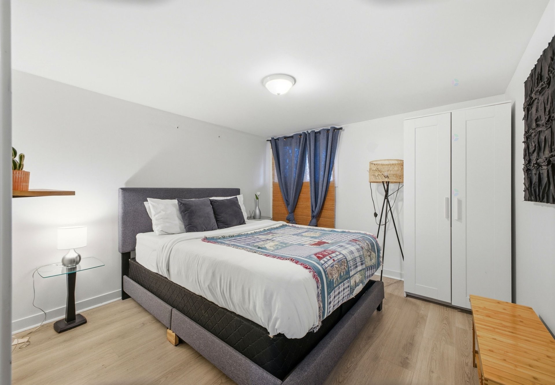 









212


Boul. des Allumettières

,
Gatineau (Hull),




QC
J8X1M7

