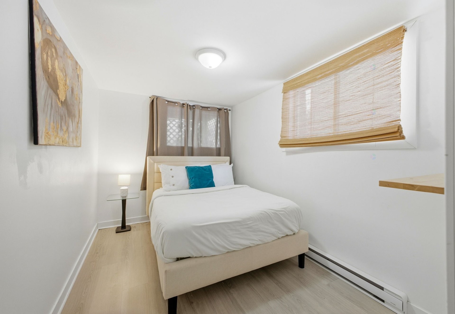 









212


Boul. des Allumettières

,
Gatineau (Hull),




QC
J8X1M7

