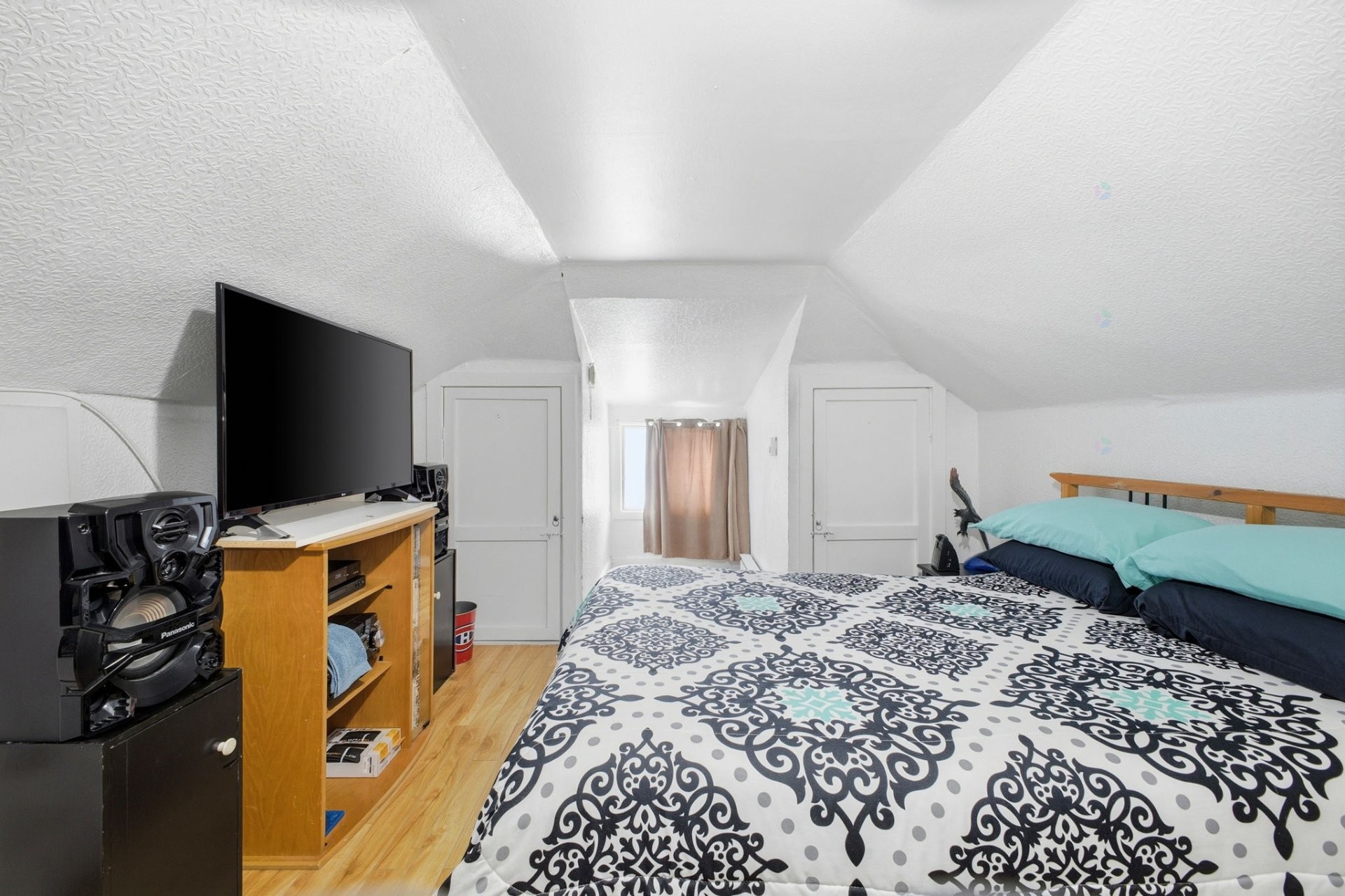 









212


Boul. des Allumettières

,
Gatineau (Hull),




QC
J8X1M7

