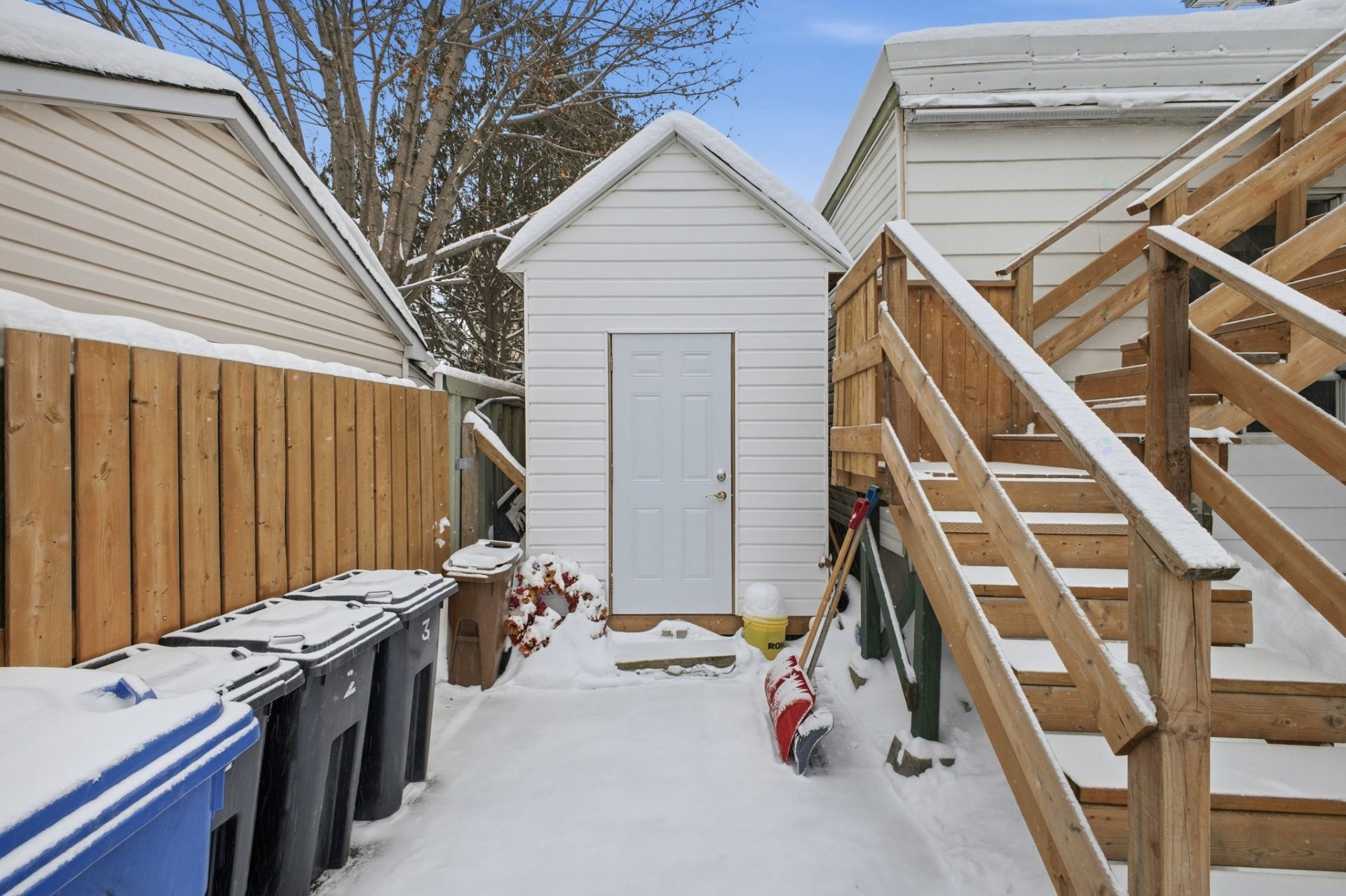 









212


Boul. des Allumettières

,
Gatineau (Hull),




QC
J8X1M7

