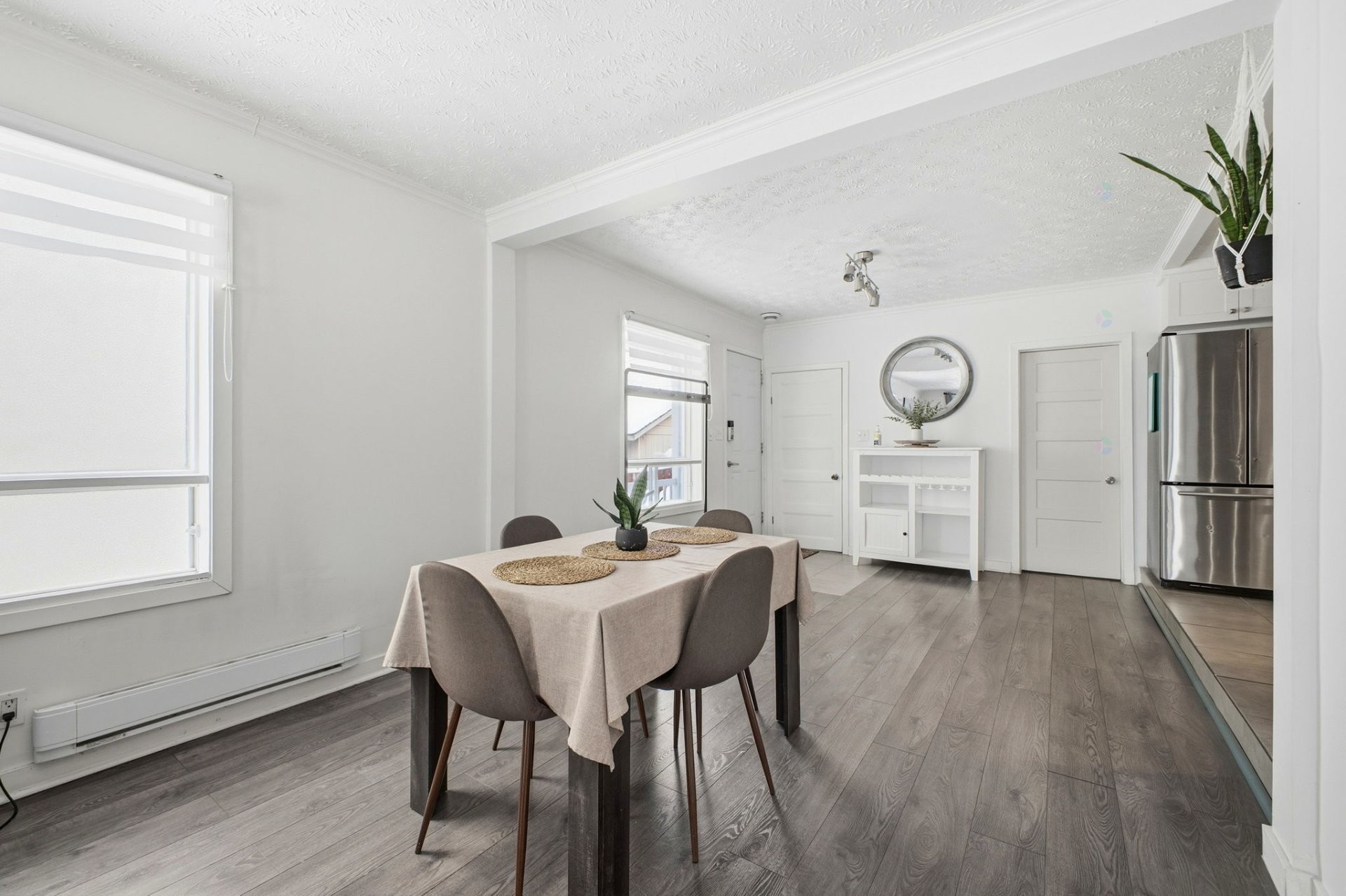 









212


Boul. des Allumettières

,
Gatineau (Hull),




QC
J8X1M7

