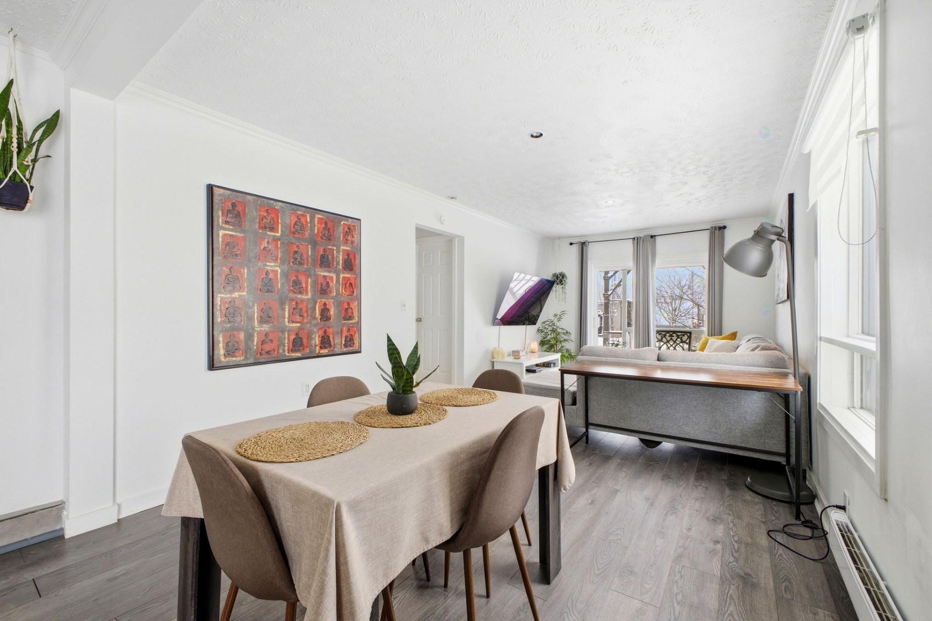 









212


Boul. des Allumettières

,
Gatineau (Hull),




QC
J8X1M7

