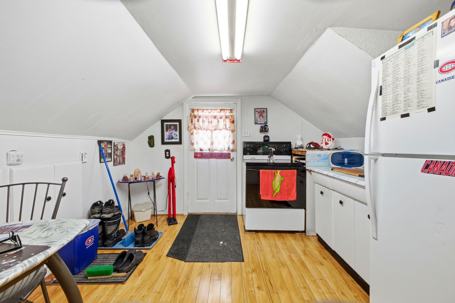 









212


Boul. des Allumettières

,
Gatineau (Hull),




QC
J8X1M7

