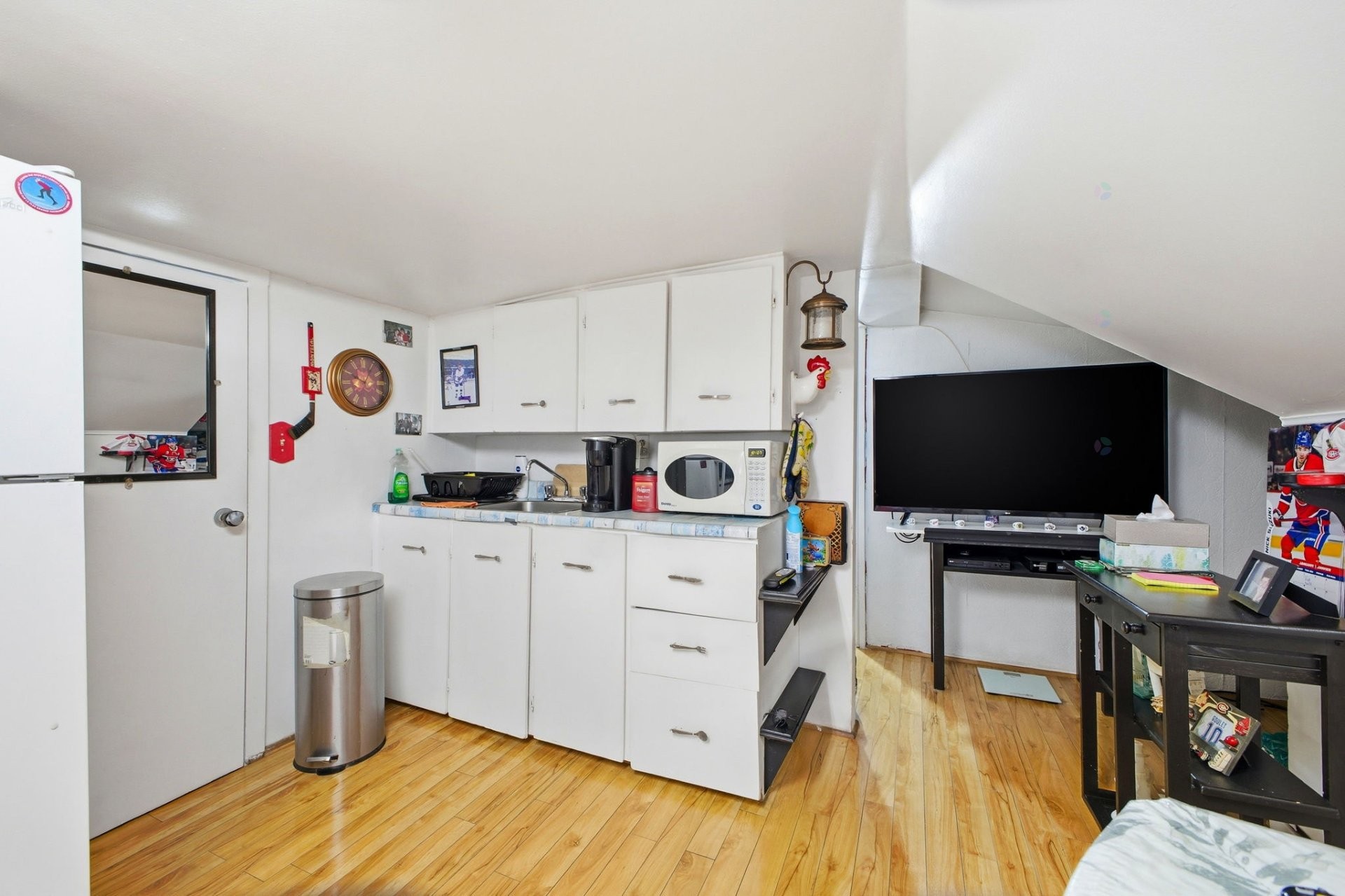 









212


Boul. des Allumettières

,
Gatineau (Hull),




QC
J8X1M7

