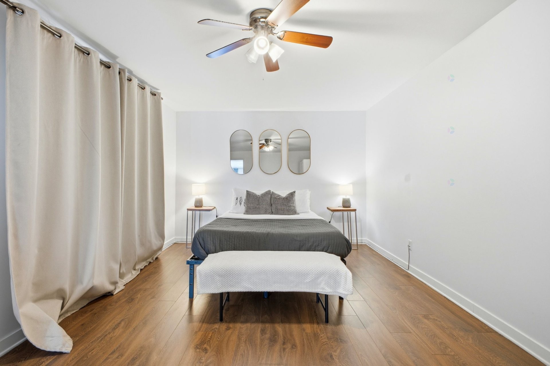 









212


Boul. des Allumettières

,
Gatineau (Hull),




QC
J8X1M7

