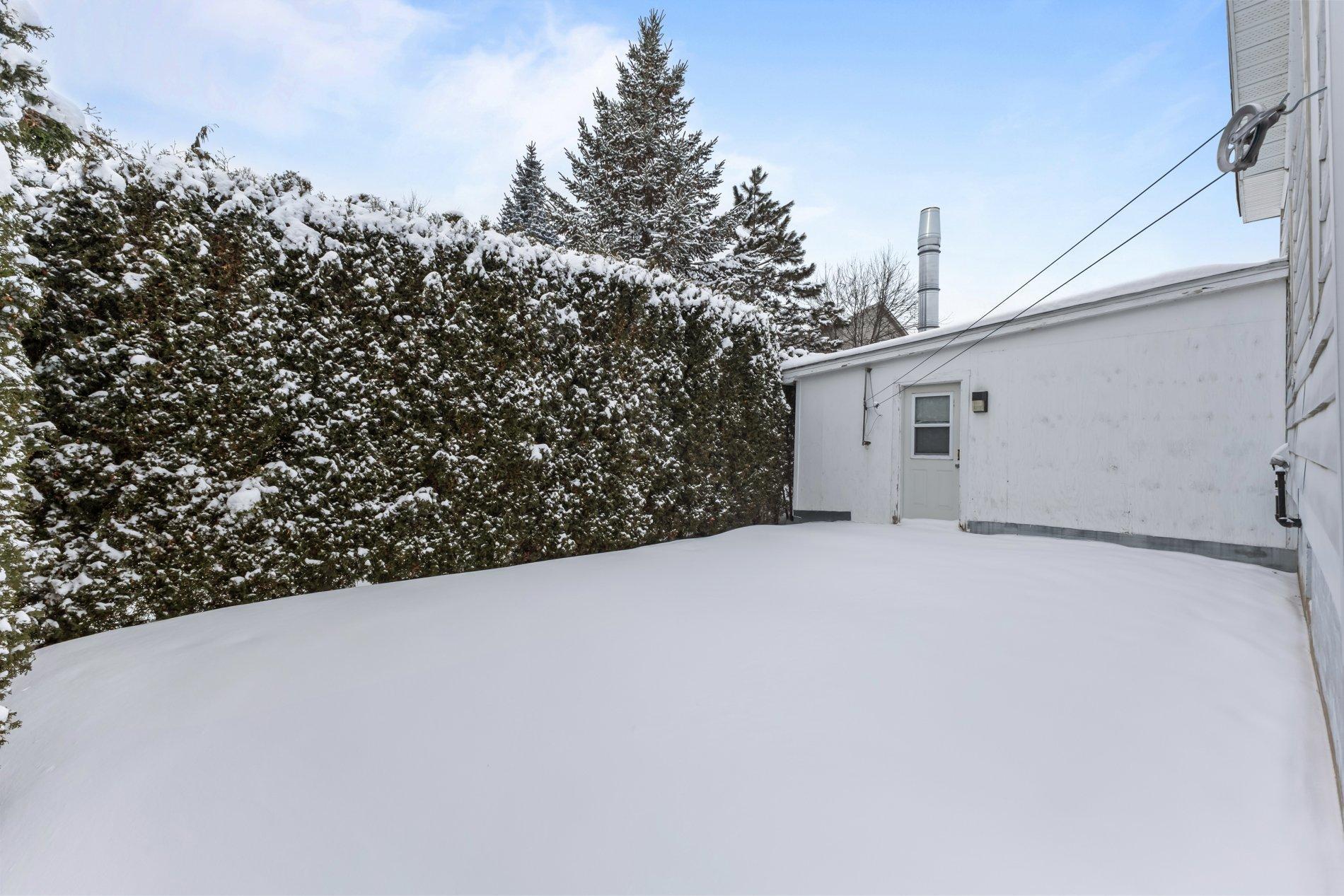 









184


Rue Jacques-Cartier S.

,
Saint-Jean-sur-Richelieu,




QC
J3B4H9

