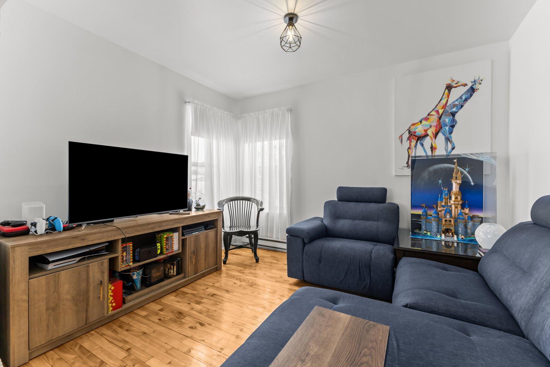 









184


Rue Jacques-Cartier S.

,
Saint-Jean-sur-Richelieu,




QC
J3B4H9

